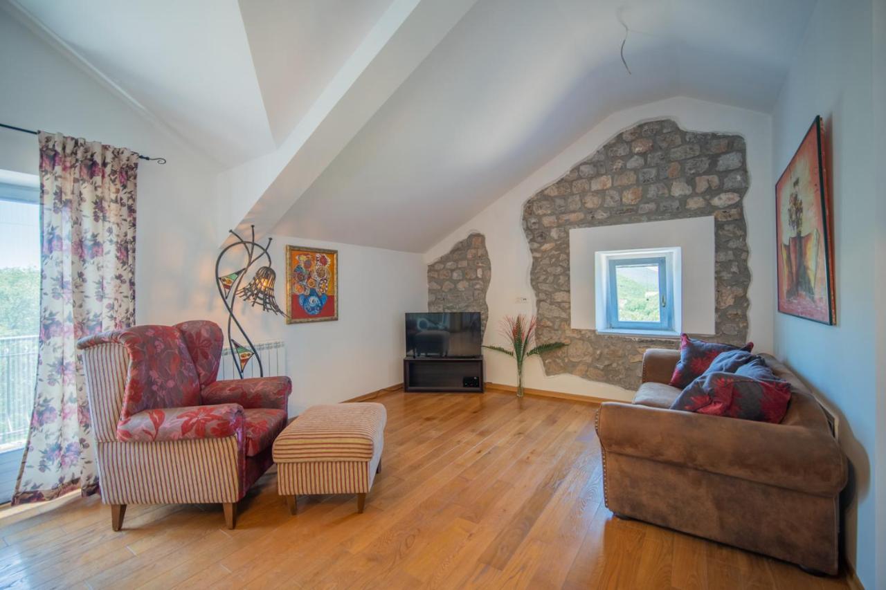 Villa Toscana With A Pool Tivat Exterior foto